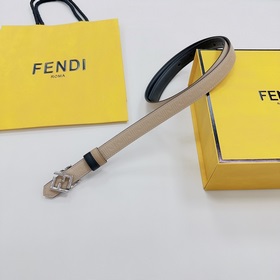 Новая модель на официальном сайте Fendi, ширина 2,0 см, пояс коль