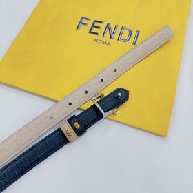 Новая модель на официальном сайте Fendi, ширина 2,0 см, пояс коль