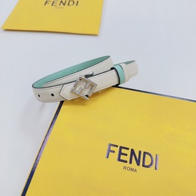 Новая модель на официальном сайте Fendi, ширина 2,0 см, пояс коль
