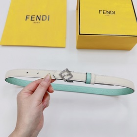 Новая модель на официальном сайте Fendi, ширина 2,0 см, пояс коль