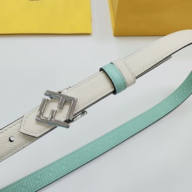 Новая модель на официальном сайте Fendi, ширина 2,0 см, пояс коль