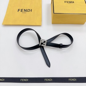 Новая модель на официальном сайте Fendi, 2,0 см, двусторонняя кож
