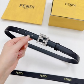 Новая модель на официальном сайте Fendi, 2,0 см, двусторонняя кож
