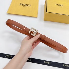 Новая модель на официальном сайте Fendi, 2,0 см, двусторонняя кож