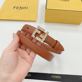 Новая модель на официальном сайте Fendi, 2,0 см, двусторонняя кож