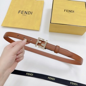 Новая модель на официальном сайте Fendi, 2,0 см, двусторонняя кож
