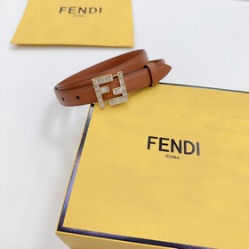 Новая модель на официальном сайте Fendi, 2,0 см, двусторонняя кож