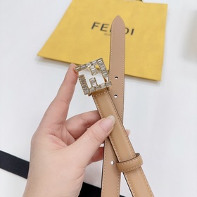 Новая модель на официальном сайте Fendi, 2,0 см, двусторонняя кож
