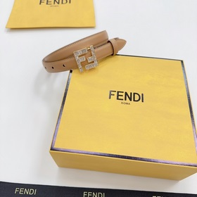 Новая модель на официальном сайте Fendi, 2,0 см, двусторонняя кож
