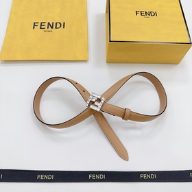 Новая модель на официальном сайте Fendi, 2,0 см, двусторонняя кож