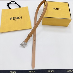 Новая модель на официальном сайте Fendi, 2,0 см, двусторонняя кож