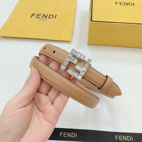 Новая модель на официальном сайте Fendi, 2,0 см, двусторонняя кож