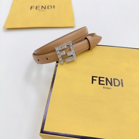 Новая модель на официальном сайте Fendi, 2,0 см, двусторонняя кож