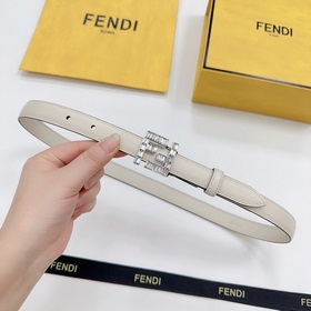 Новая модель на официальном сайте Fendi, 2,0 см, двусторонняя кож