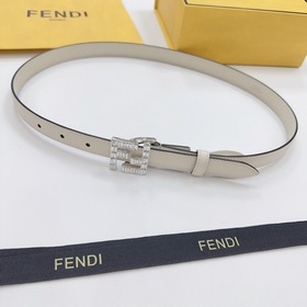 Новая модель на официальном сайте Fendi, 2,0 см, двусторонняя кож