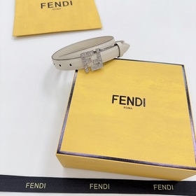 Новая модель на официальном сайте Fendi, 2,0 см, двусторонняя кож