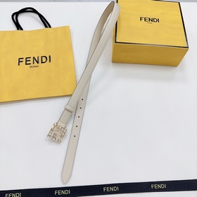 Новая модель на официальном сайте Fendi, 2,0 см, двусторонняя кож