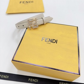 Новая модель на официальном сайте Fendi, 2,0 см, двусторонняя кож