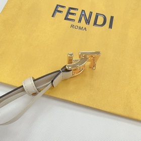 Новая модель на официальном сайте Fendi, 2,0 см, двусторонняя кож