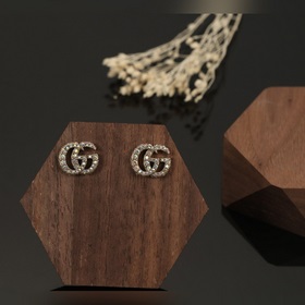 Gucci Серьги с цветными бриллиантами. Эта модель настолько красив