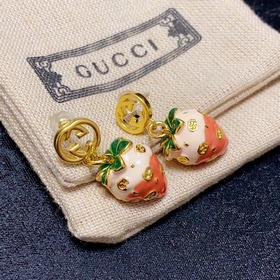 Реальные фотографии высококачественных сережек-гвоздиков Gucci с 