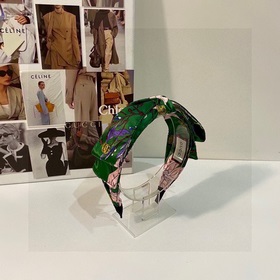 Специальная упаковка GUCCI (Gucci) новейшая заколка с цветочным б