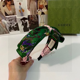 Специальная упаковка GUCCI (Gucci) новейшая заколка с цветочным б