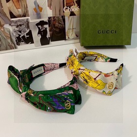 Специальная упаковка GUCCI (Gucci) новейшая заколка с цветочным б