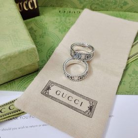 Этот изящный перстень Gucci сочетает в себе переплетенные буквы G