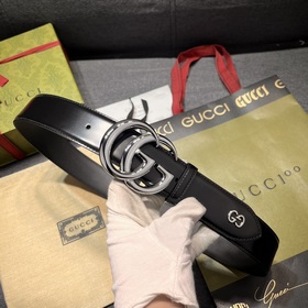 Gucci  Ширина 4,0 см  Каждый сезон логотип бренда обновляется,