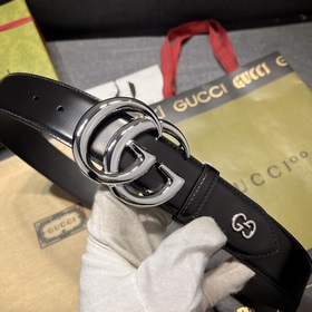 Gucci  Ширина 4,0 см  Каждый сезон логотип бренда обновляется,