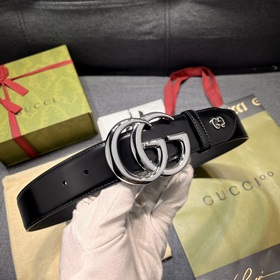 Gucci  Ширина 4,0 см  Каждый сезон логотип бренда обновляется,