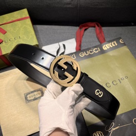 Gucci  Ширина 4,0 см  Каждый сезон логотип бренда обновляется,