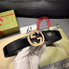 Gucci  Ширина 4,0 см  Каждый сезон логотип бренда обновляется,
