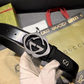 Gucci  Ширина 4,0 см  Каждый сезон логотип бренда обновляется,
