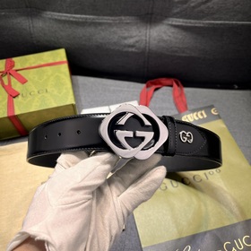Gucci  Ширина 4,0 см  Каждый сезон логотип бренда обновляется,