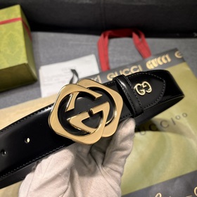 Gucci  Ширина 4,0 см  Каждый сезон логотип бренда обновляется,