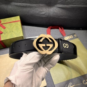 Gucci  Ширина 4,0 см  Каждый сезон логотип бренда обновляется,