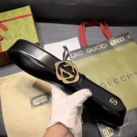 Gucci  Ширина 4,0 см  Каждый сезон логотип бренда обновляется,