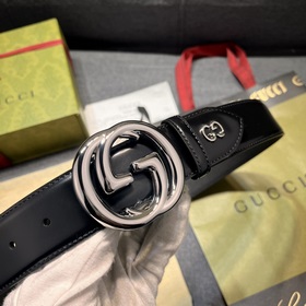 Gucci  Ширина 4,0 см  Каждый сезон логотип бренда обновляется,
