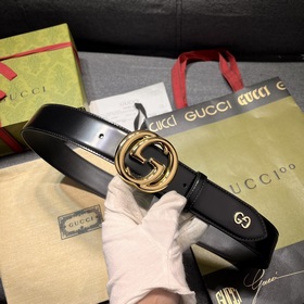 Gucci  Ширина 4,0 см  Каждый сезон логотип бренда обновляется,
