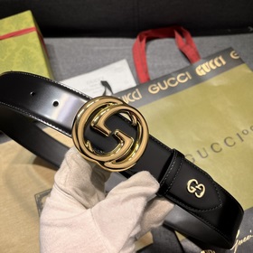 Gucci  Ширина 4,0 см  Каждый сезон логотип бренда обновляется,