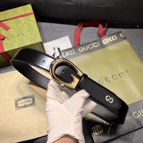 Gucci  Ширина 4,0 см  Каждый сезон логотип бренда обновляется,