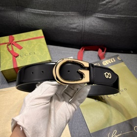 Gucci  Ширина 4,0 см  Каждый сезон логотип бренда обновляется,
