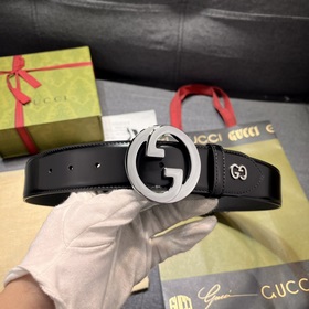Gucci  Ширина 4,0 см  Каждый сезон логотип бренда обновляется,