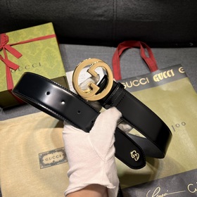 Gucci  Ширина 4,0 см  Каждый сезон логотип бренда обновляется,