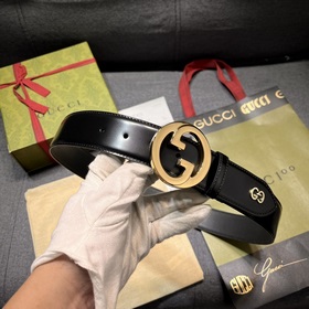 Gucci  Ширина 4,0 см  Каждый сезон логотип бренда обновляется,
