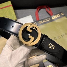 Gucci  Ширина 4,0 см  Каждый сезон логотип бренда обновляется,