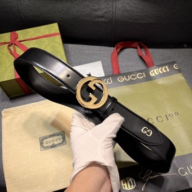 Gucci  Ширина 4,0 см  Каждый сезон логотип бренда обновляется,