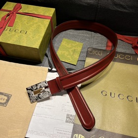 Gucci, ширина 4,0 см, новая модель. Пряжка в форме буквы G являет